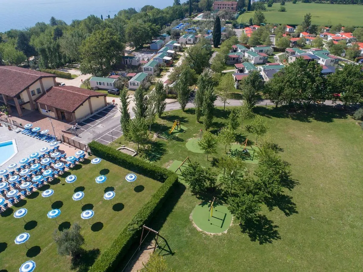 皮安特勒露营地 Moniga del Garda